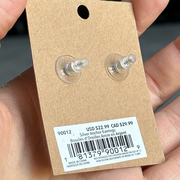 AMANDA BLU Silver Blue Cubic Zirconia Stud Earrings NEW - Picture 3 of 3